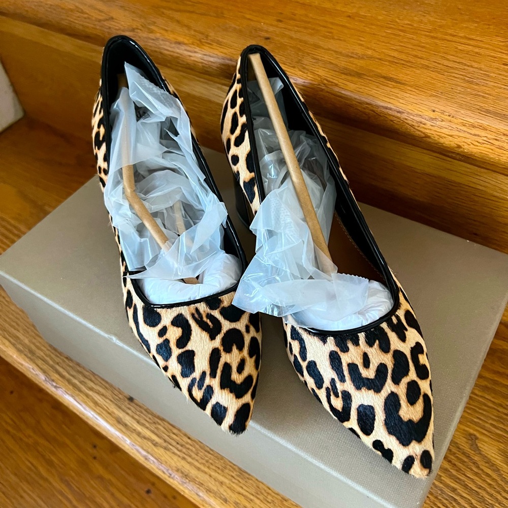 Donald Pliner leopard hair calf pumps size 5
